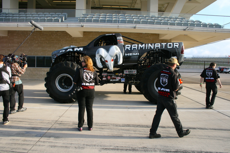 Illustration for article titled This 10,500-Pound Monster Truck Just Destroyed A Guinness Speed Record